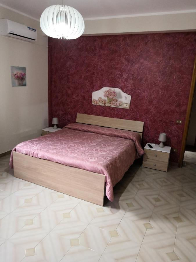 Case Vacanze Le Rose Campofelice Di Roccella Ngoại thất bức ảnh